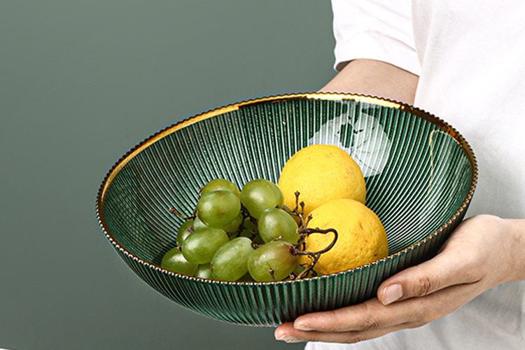 Green Round Glass Serving Bowl – detail 3